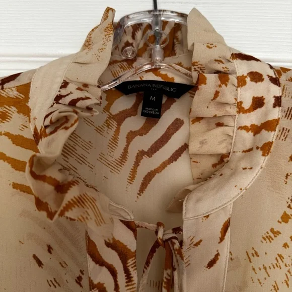 Banana Republic Earth-tone Print Sheer Blouse Medium - Picture 3 of 7